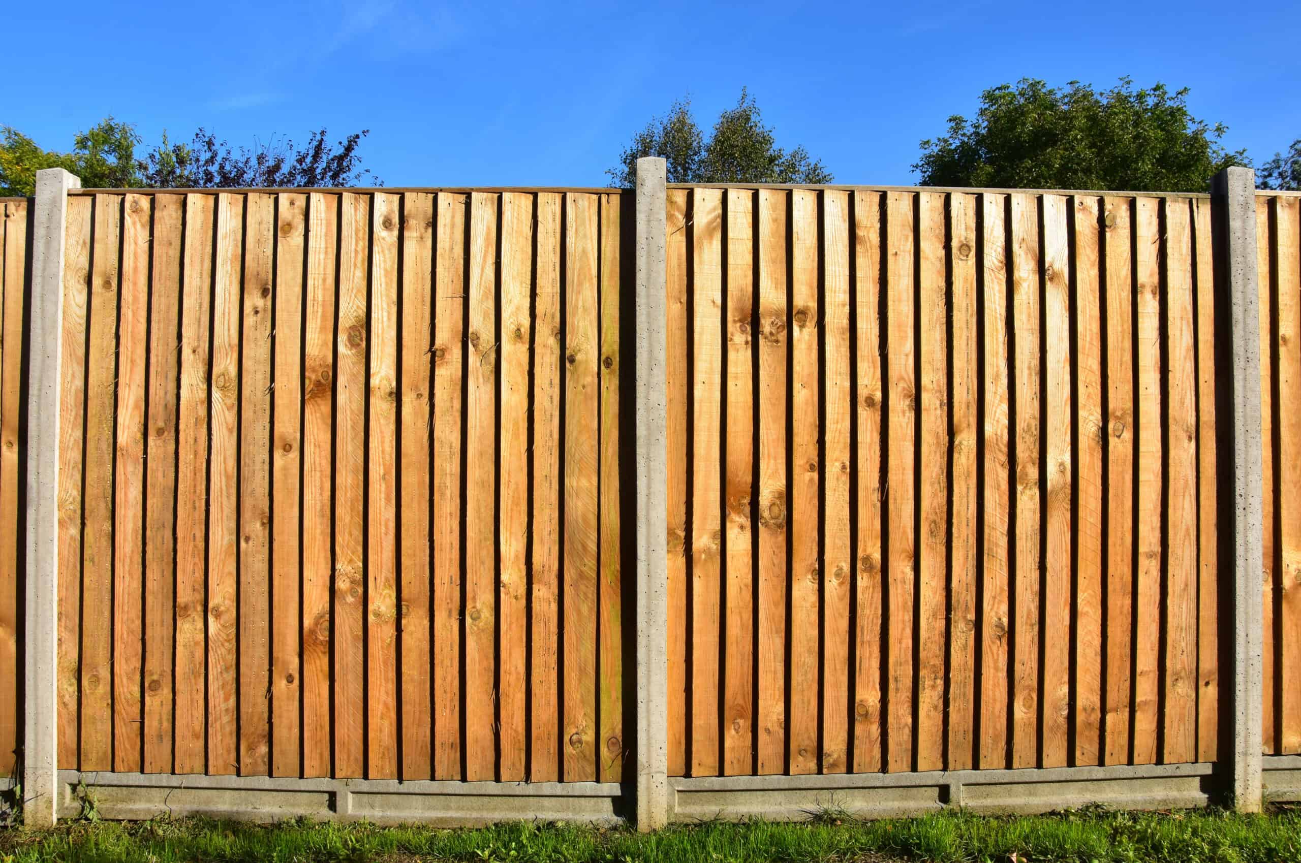 how to install garden fence scaled